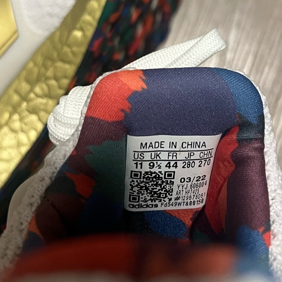 Adidas Ultra Boost 5.0 DNA sneakers/shoes SIZE 11 Women's - Picture 6 of 6